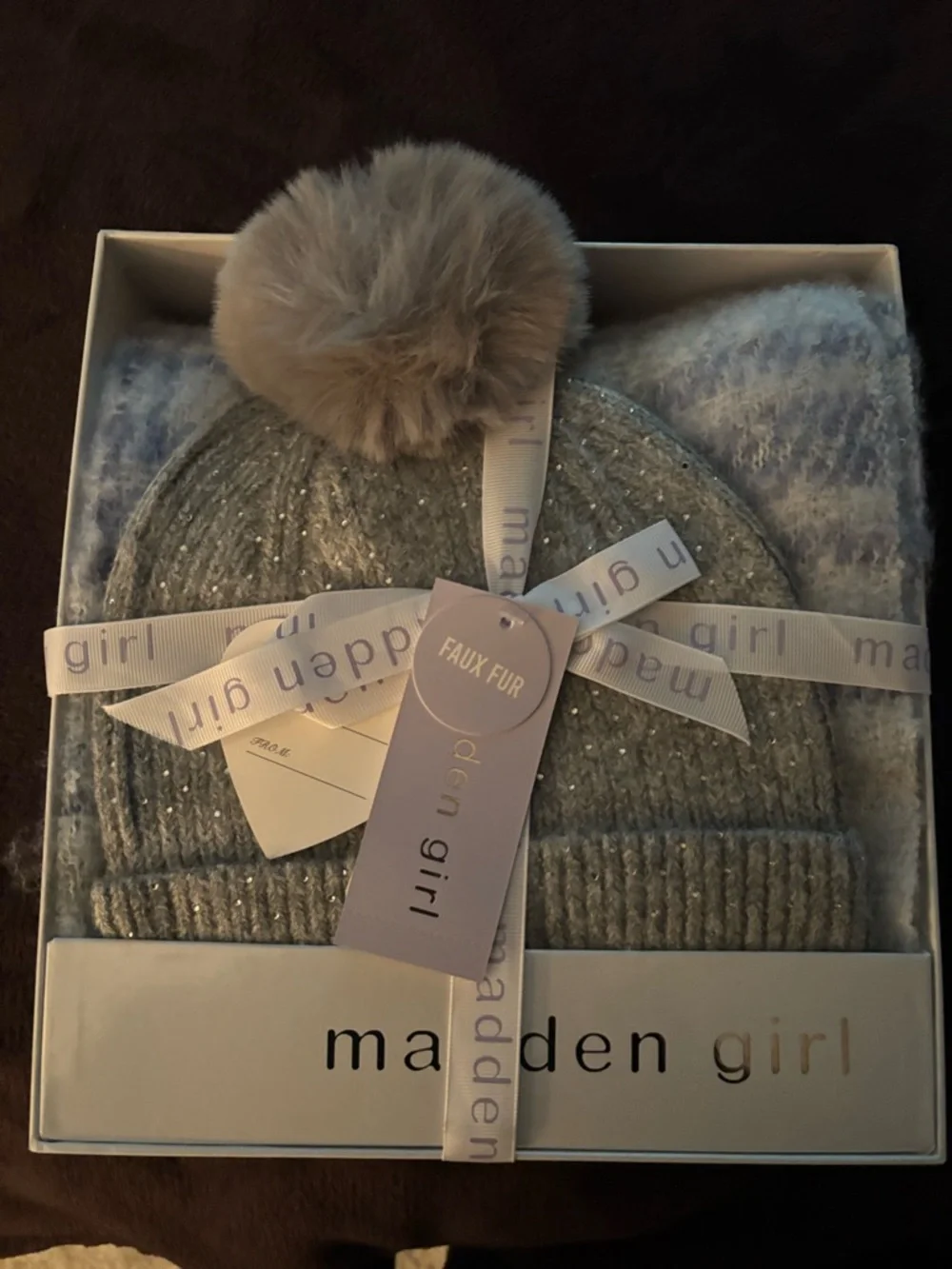 Madden Girl Silver Knit Beanie and Matching Scarf Gift Set - Picture 1 of 1
